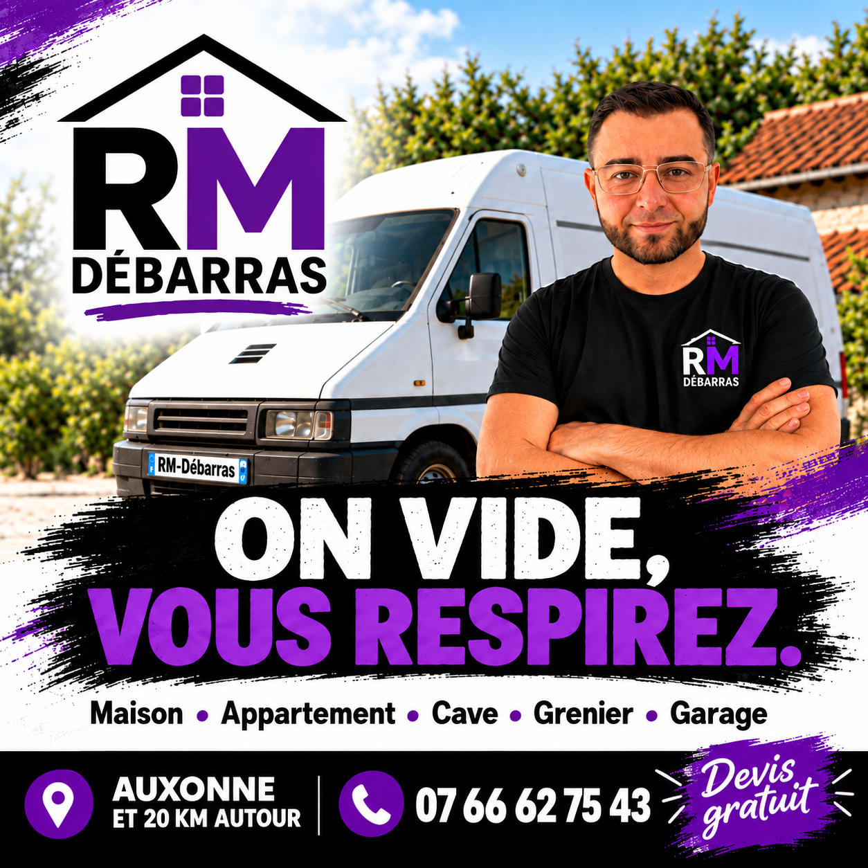 RM Débarras devant son véhicule de service